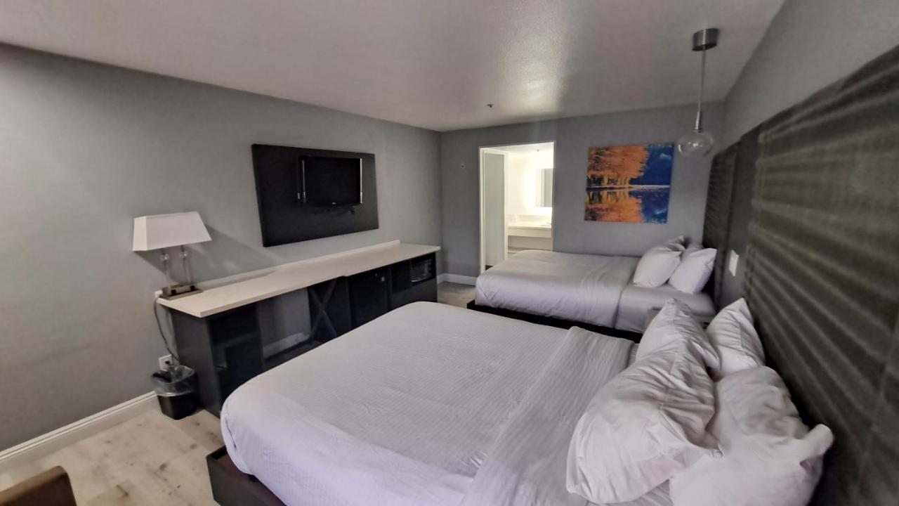Standard Room, 2 Queen Beds, Non Smoking